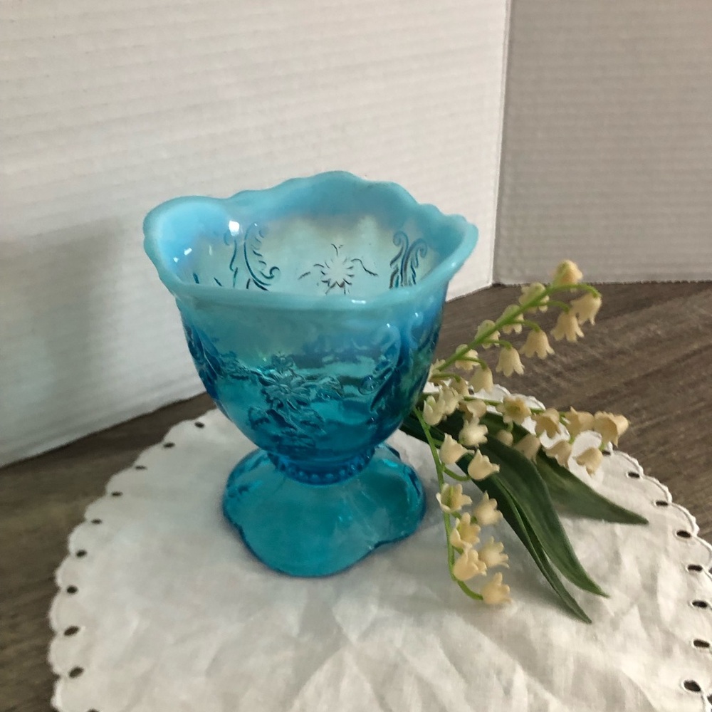 Antique Northwood Flower and Leaf Blue Opalescent Dish